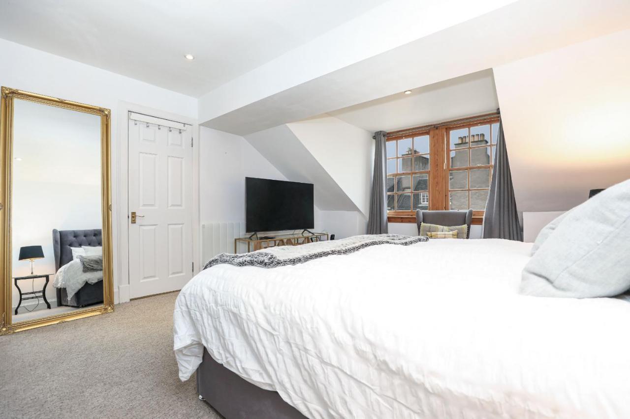 Luxury 3 Bed Royal Mile Apartment Edimburgo Exterior foto